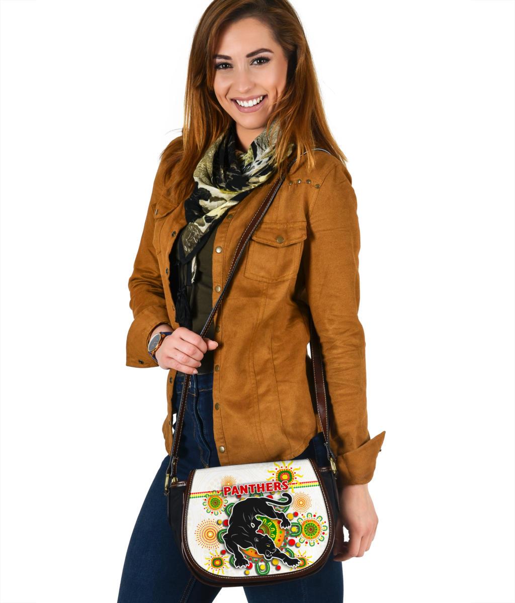 penrith-canvas-leather-saddle-bag-indigenous-panthers-white