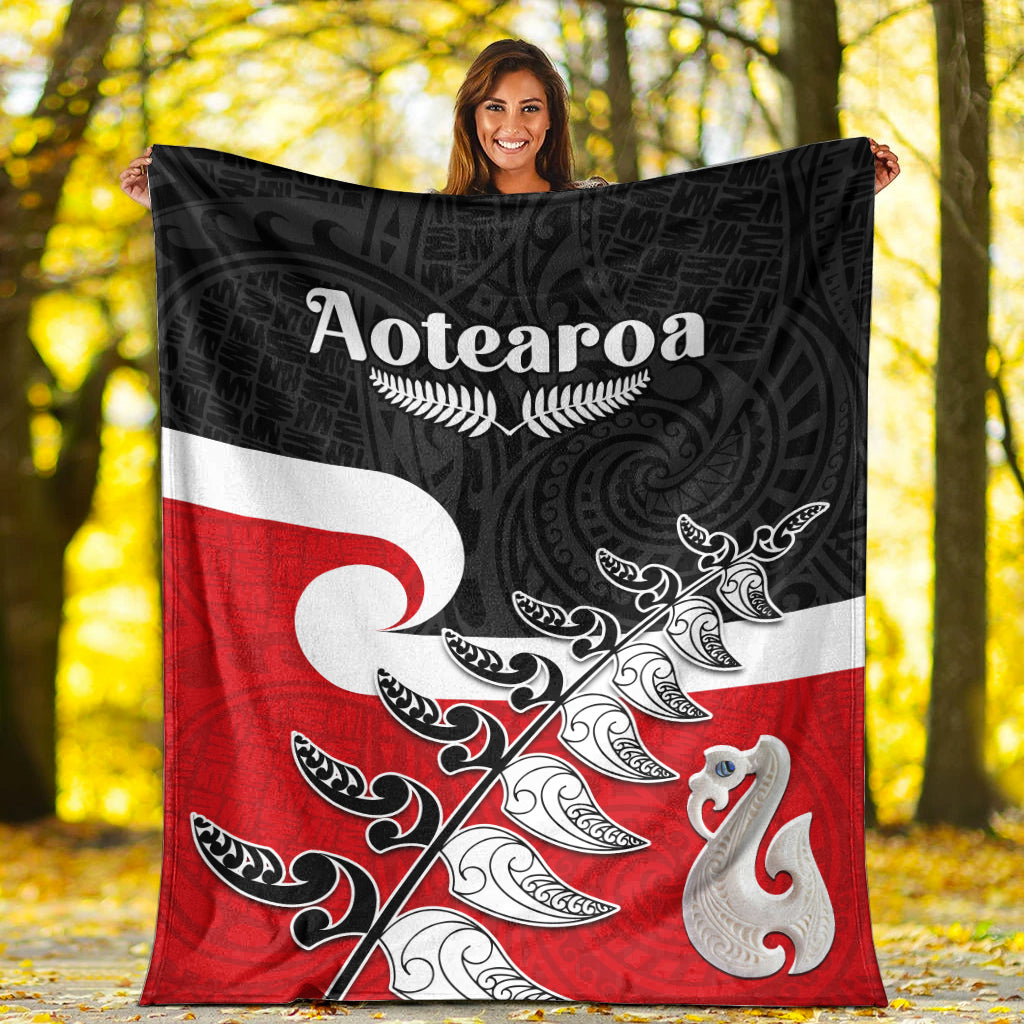 waitangi-premium-blanket-aotearoa-maori-pattern-mix-fern-and-manaia-koru