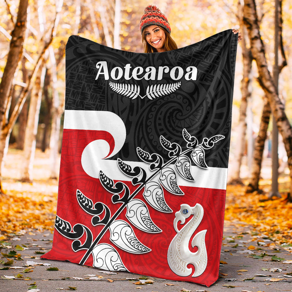 waitangi-premium-blanket-aotearoa-maori-pattern-mix-fern-and-manaia-koru