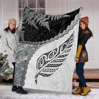 paua-shell-maori-silver-fern-premium-blanket-white