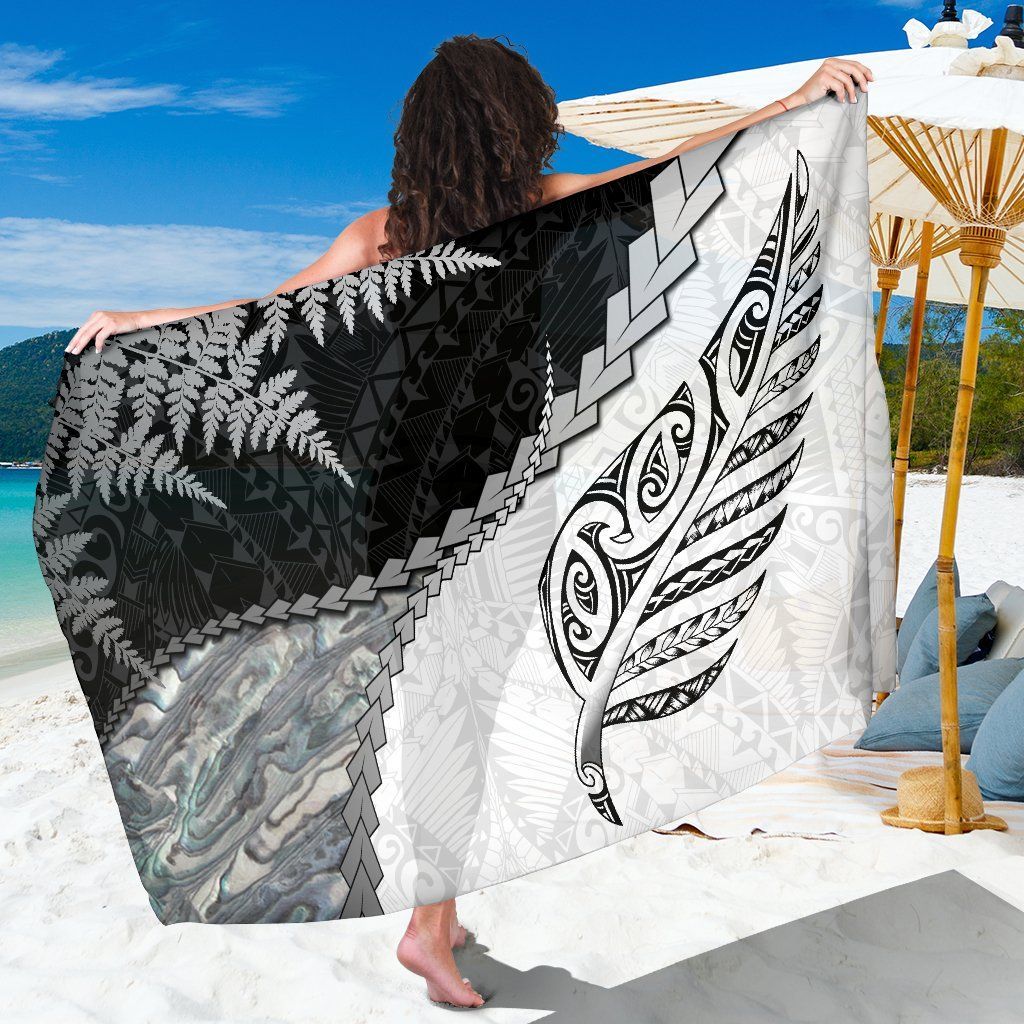 paua-shell-maori-silver-fern-sarong-white