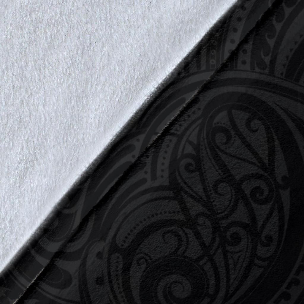 rugby-haka-fern-premium-blanket-black