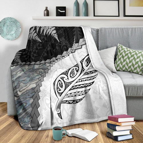 paua-shell-maori-silver-fern-premium-blanket-white