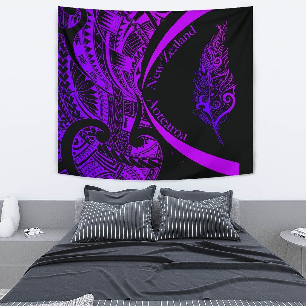 light-silver-fern-maori-tapestry-circle-style-purple