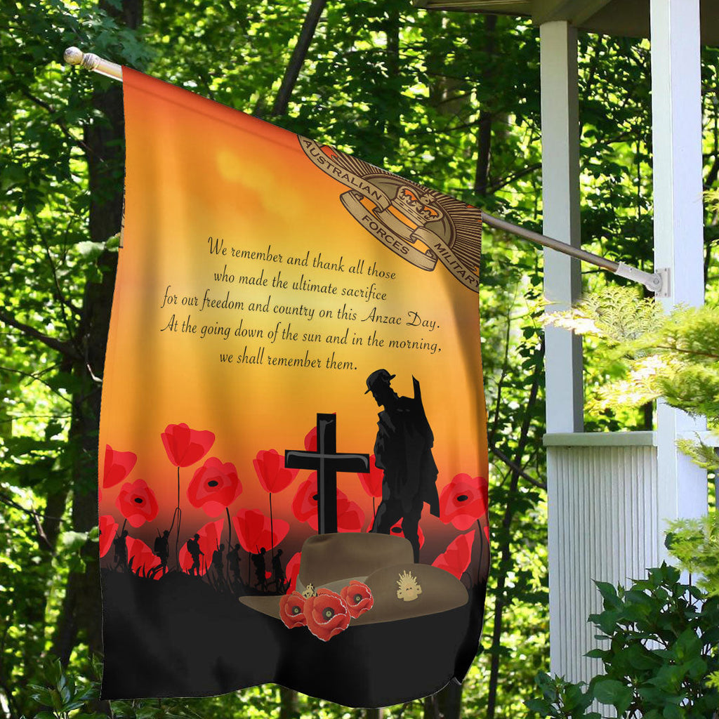 vibe-hoodie-flag-anzac-day-we-shall-remember-them-flag-1