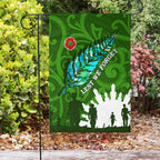 vibe-hoodie-flag-new-zealand-anzac-walking-in-the-sun-flag
