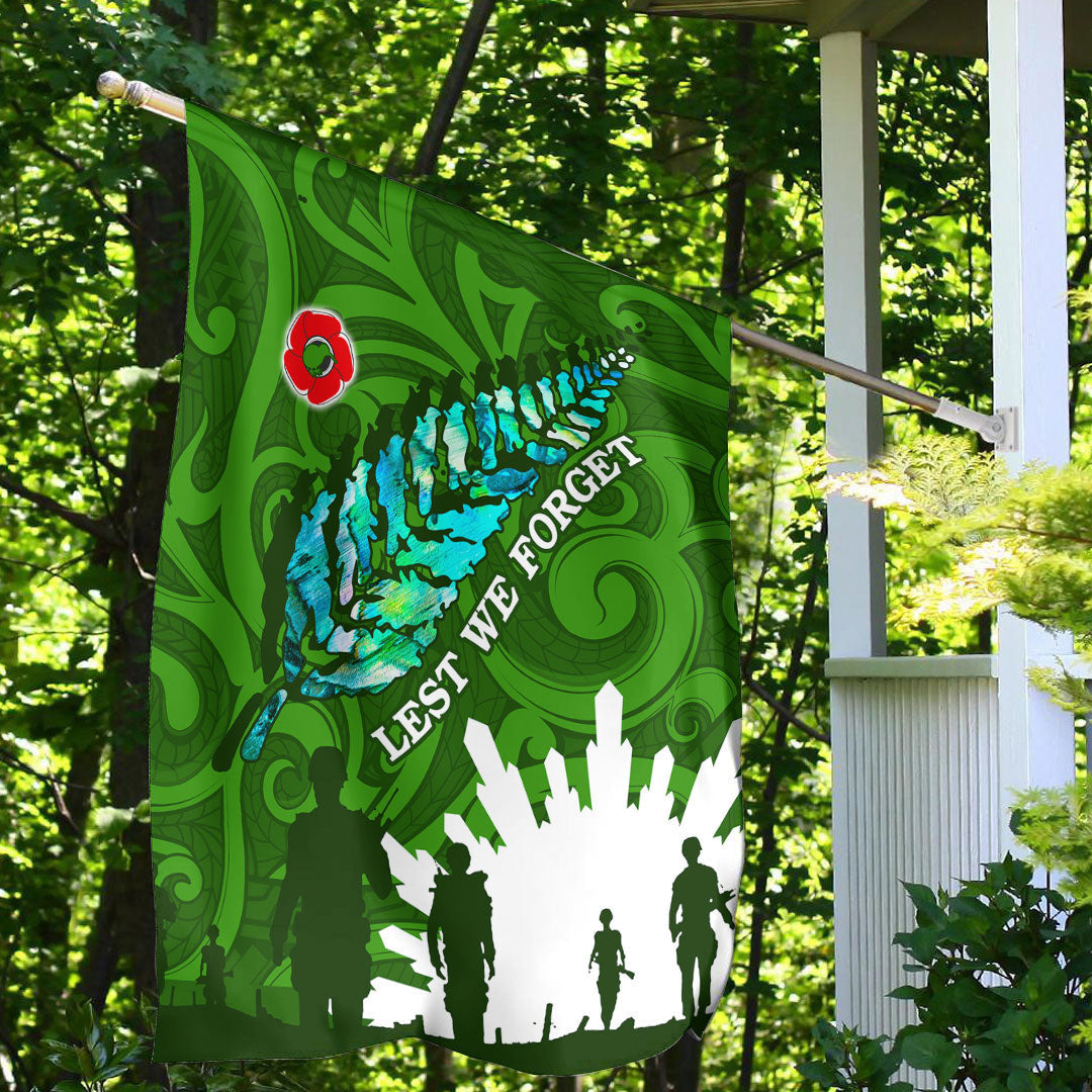 vibe-hoodie-flag-new-zealand-anzac-walking-in-the-sun-flag