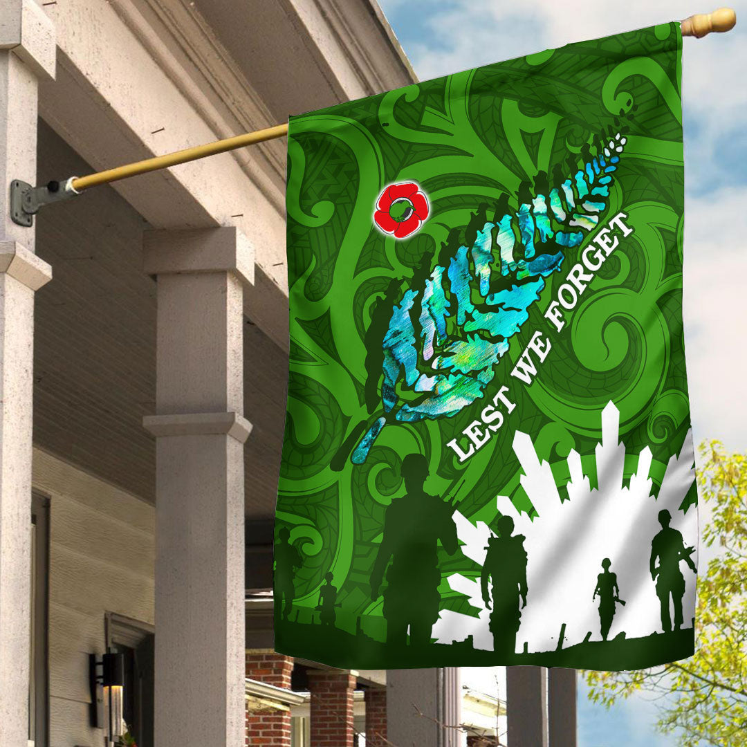 vibe-hoodie-flag-new-zealand-anzac-walking-in-the-sun-flag