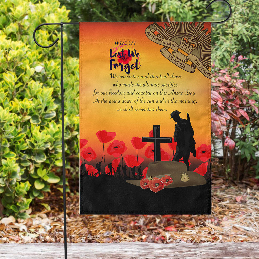 vibe-hoodie-flag-anzac-day-we-shall-remember-them-flag