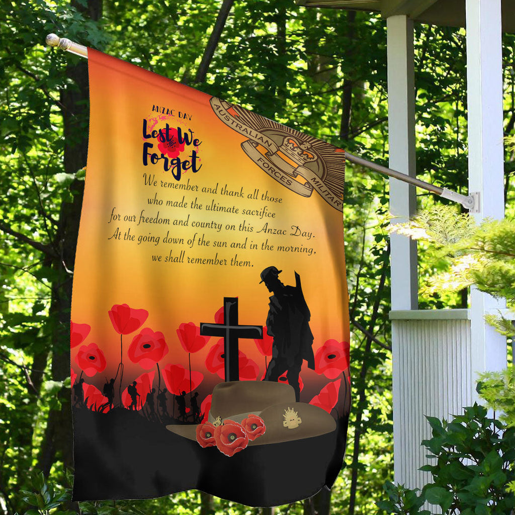 vibe-hoodie-flag-anzac-day-we-shall-remember-them-flag