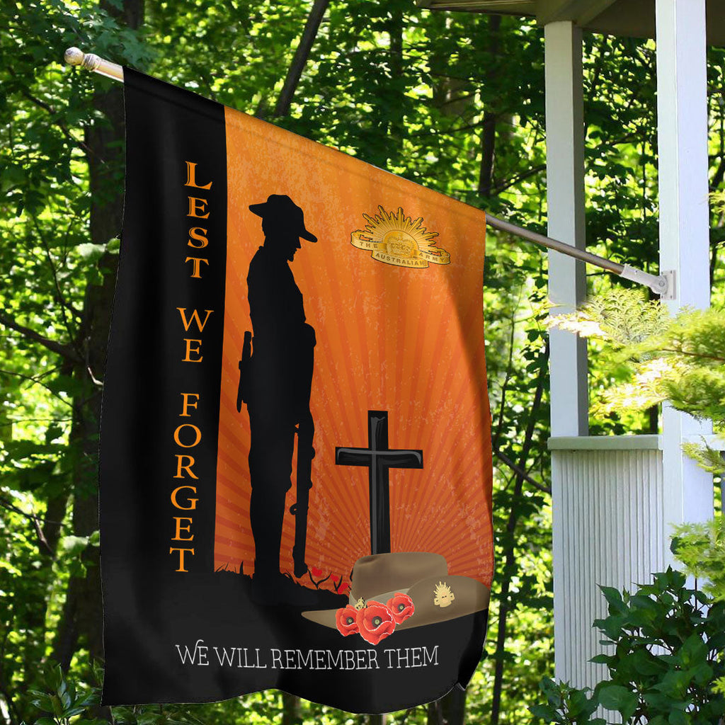 vibe-hoodie-flag-anzac-day-lest-we-forget-soldier-standing-guard-flag