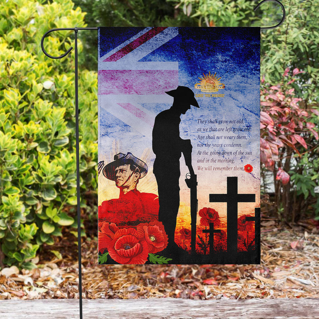 vibe-hoodie-flag-anzac-day-australia-soldier-we-will-rememer-them-flag