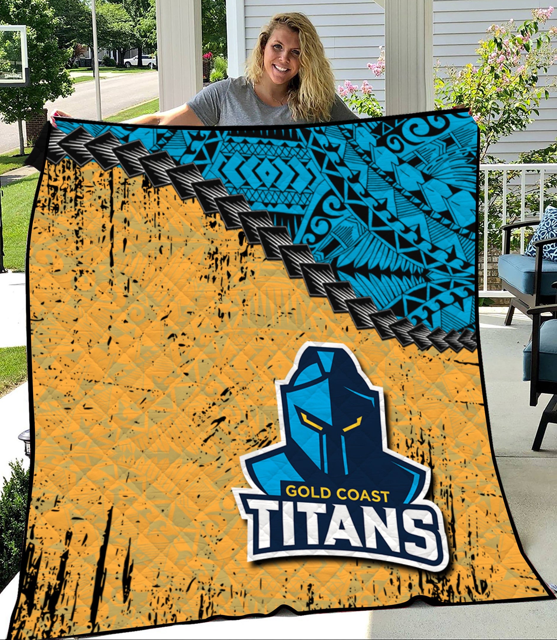 gold-coast-titans-premium-quilt-grunge-polynesian-tattoo-nrl
