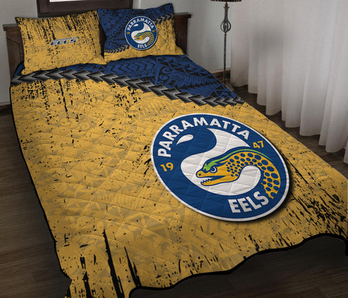 parramatta-eels-quilt-bed-set-grunge-polynesian-tattoo-nrl