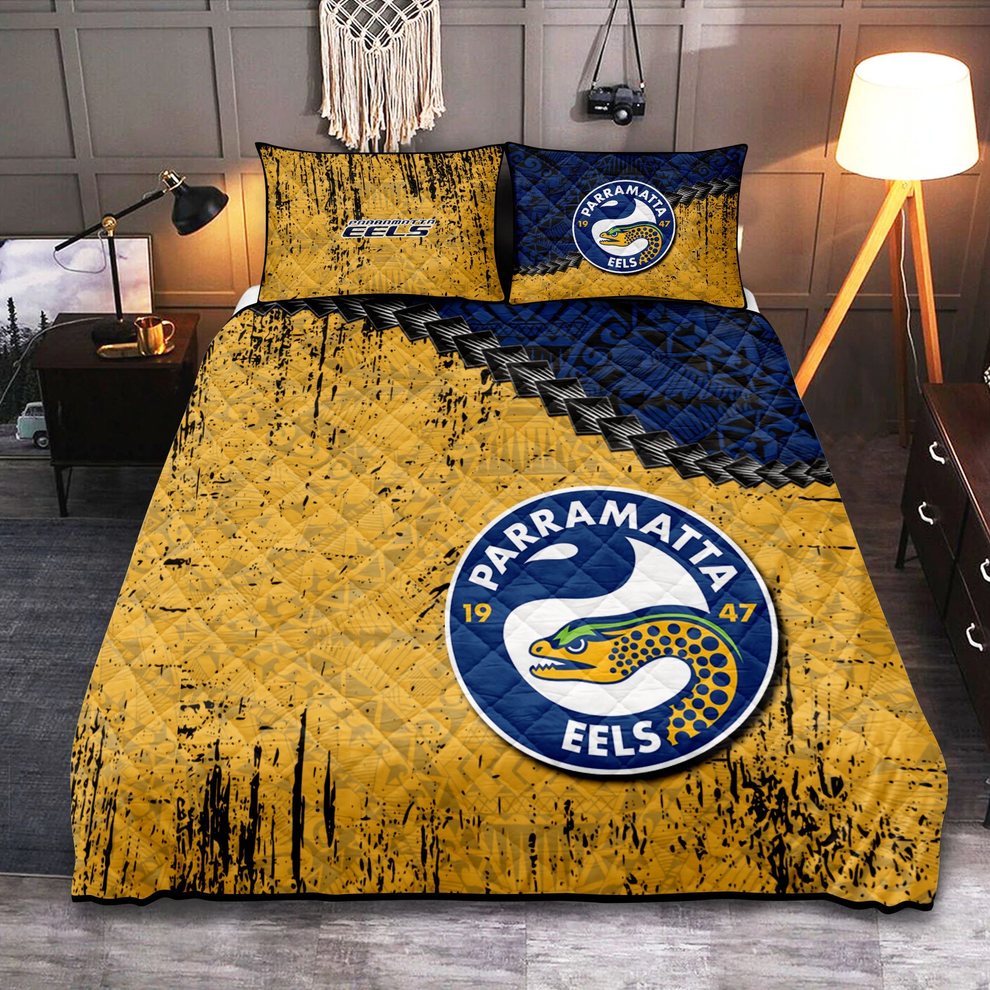 parramatta-eels-quilt-bed-set-grunge-polynesian-tattoo-nrl