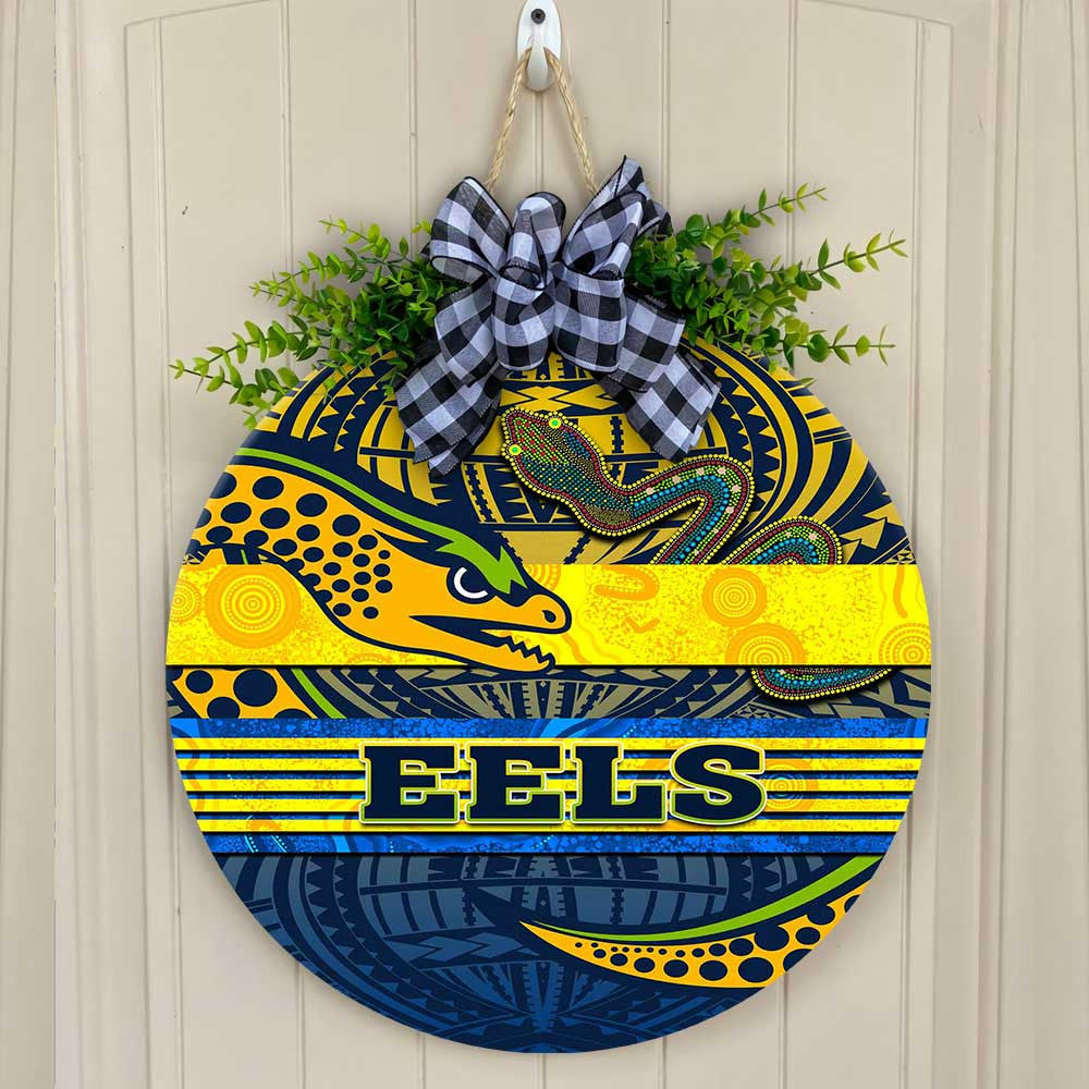 vibe-hoodie-wooden-sign-custom-parramatta-eels-tattoo-style-round-wooden-sign