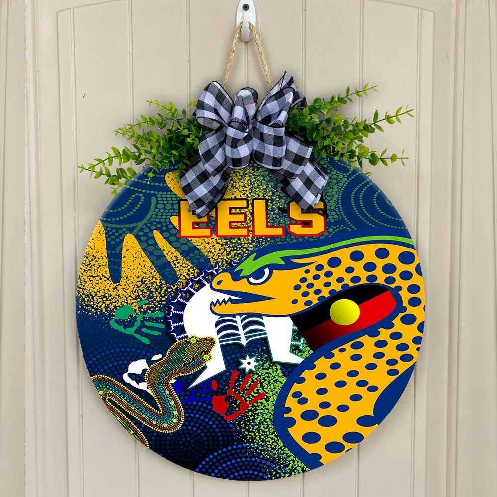 vibe-hoodie-wooden-sign-parramatta-eels-naidoc-2022-round-wooden-sign