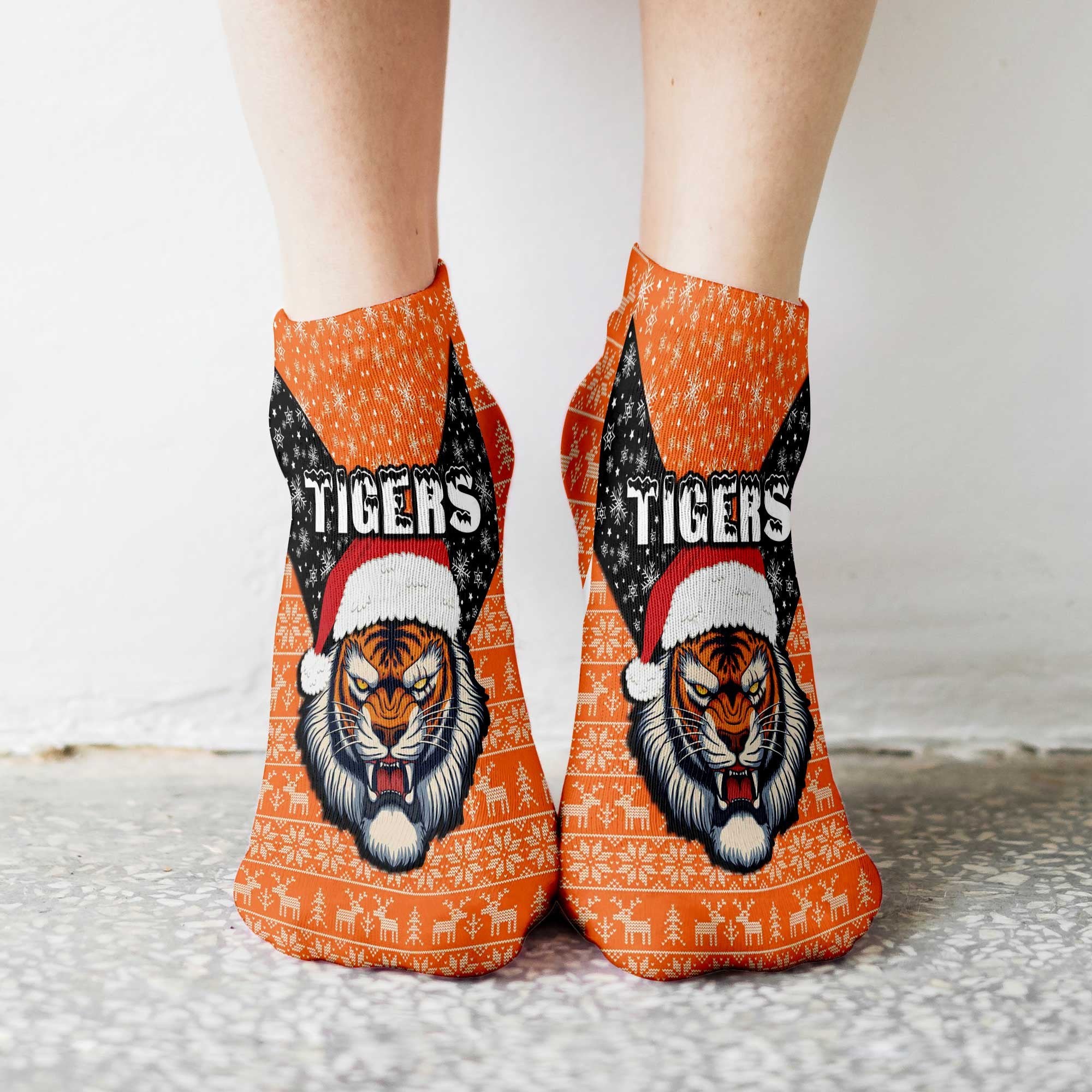 vibe-hoodie-socks-wests-tigers-christmas-ankle-socks