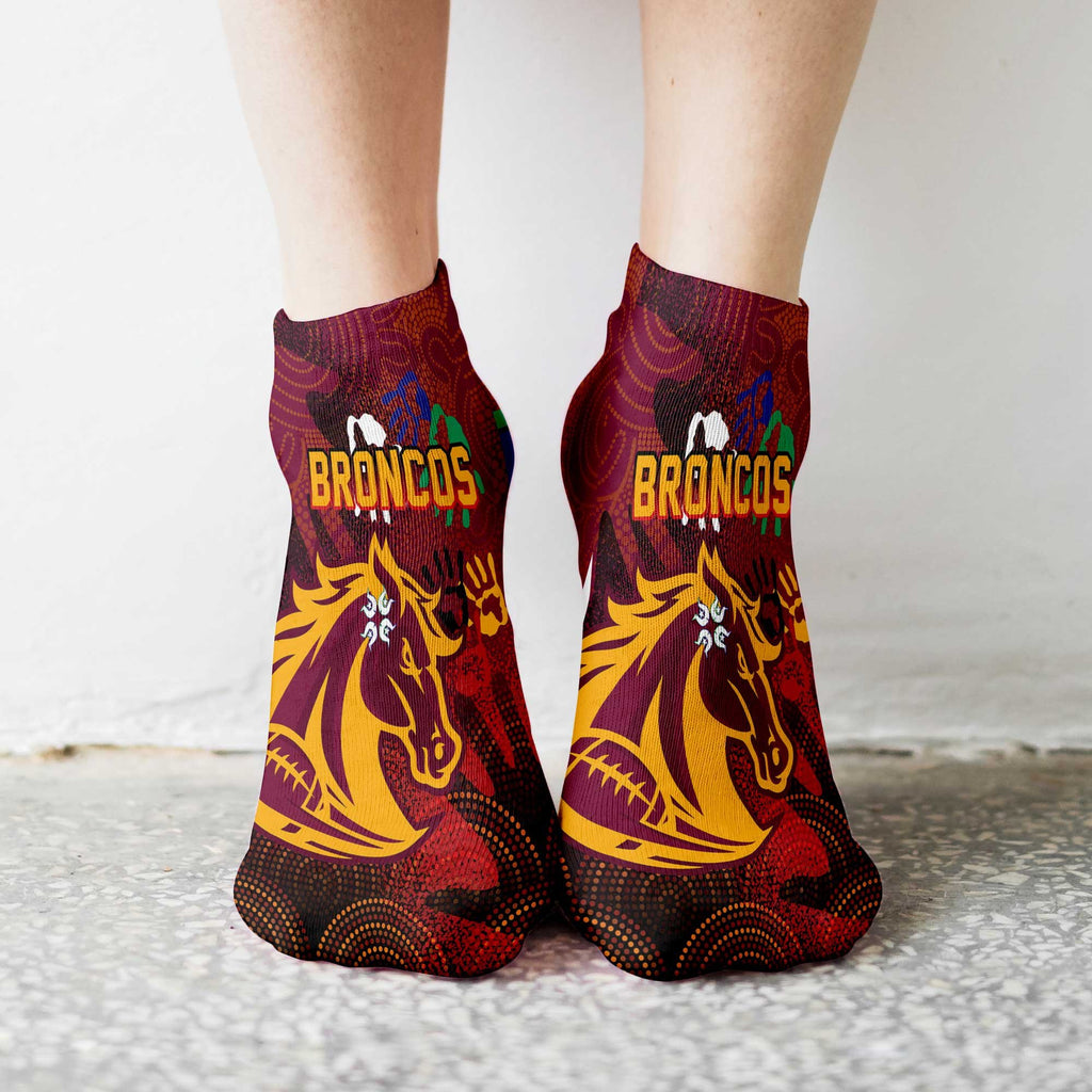 vibe-hoodie-socks-brisbane-broncos-naidoc-2022-ankle-socks