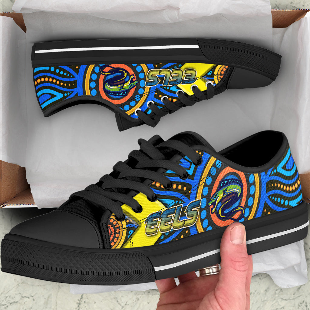 eels-rugby-low-top-shoes-electric-eel-with-aboriginal-patterns