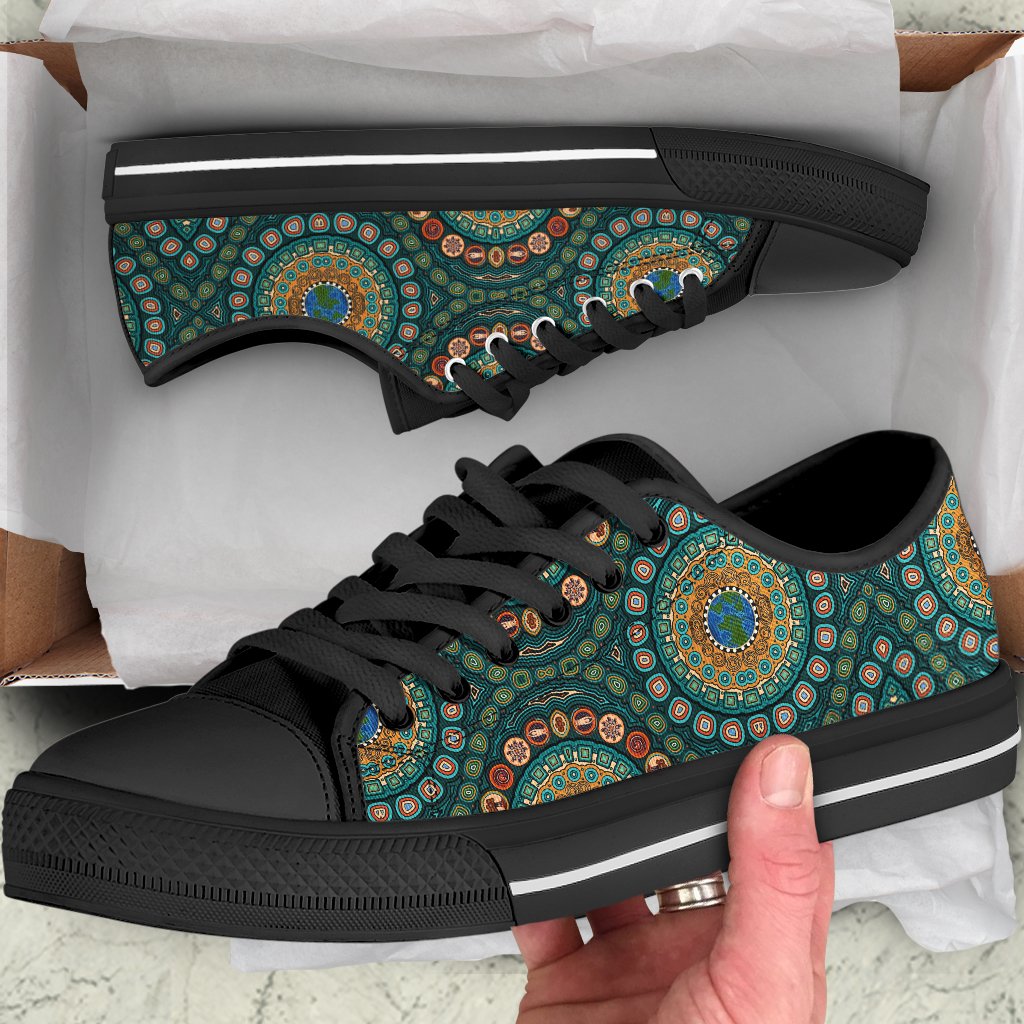 low-top-shoe-aboriginal-green-dot-painting-with-earth