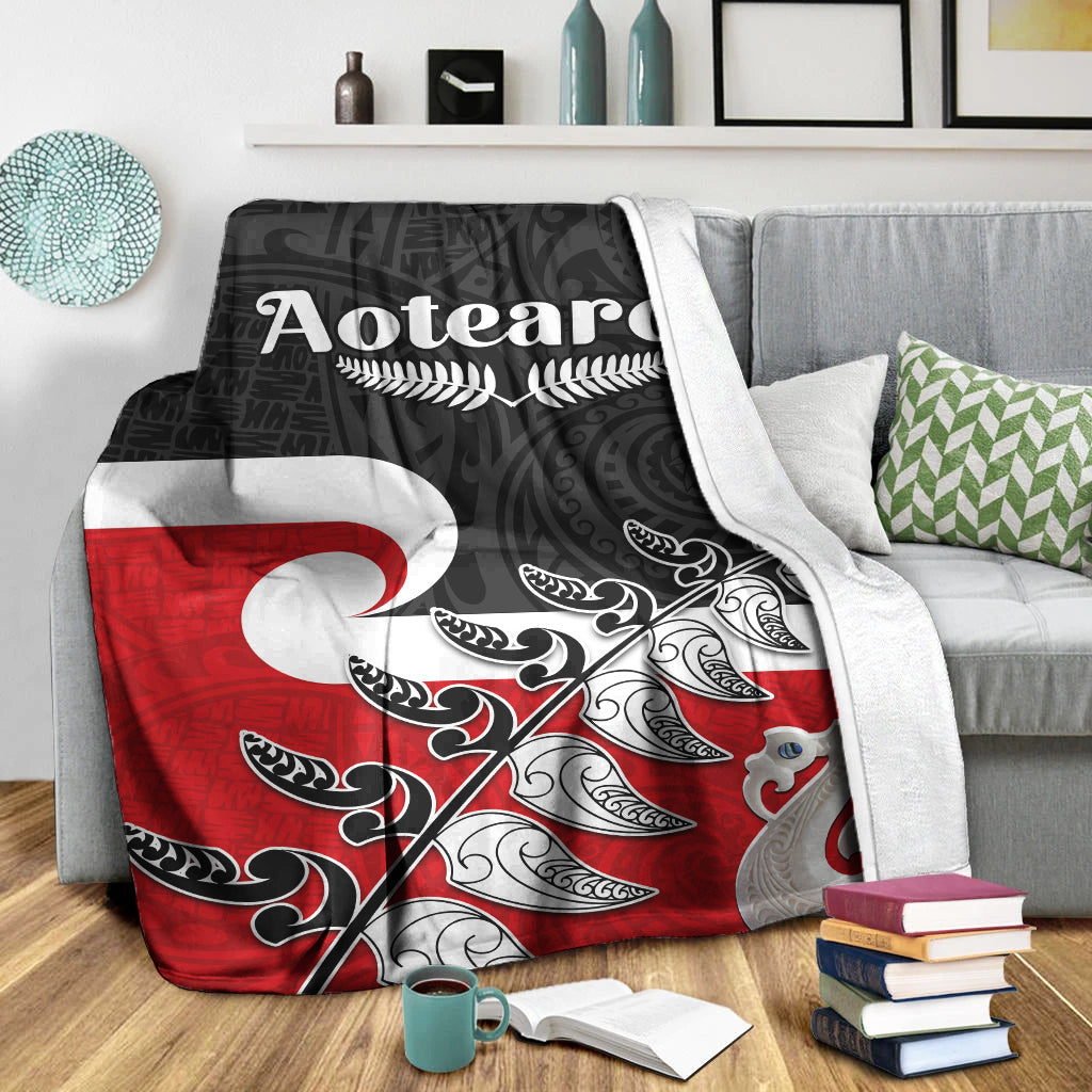 waitangi-premium-blanket-aotearoa-maori-pattern-mix-fern-and-manaia-koru