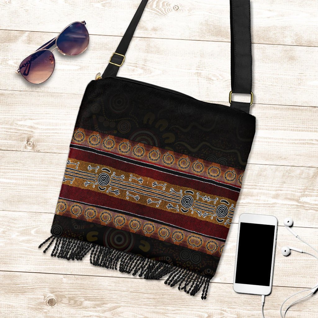 boho-aboriginal-dot-panting-art-horizontal-lines