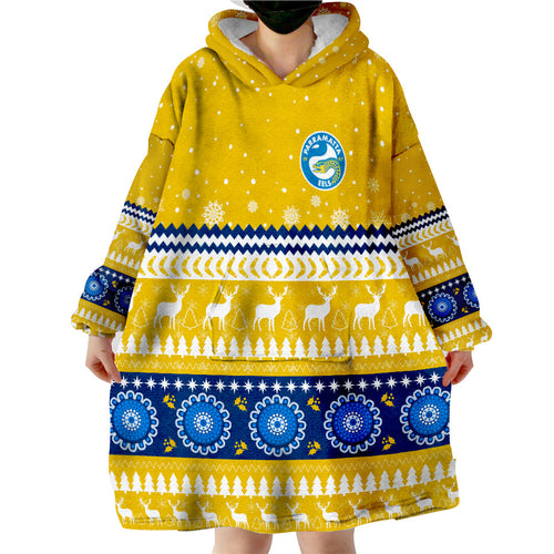 custom-personalised-eels-rugby-wearable-blanket-hoodie-christmas-parramatta-gold