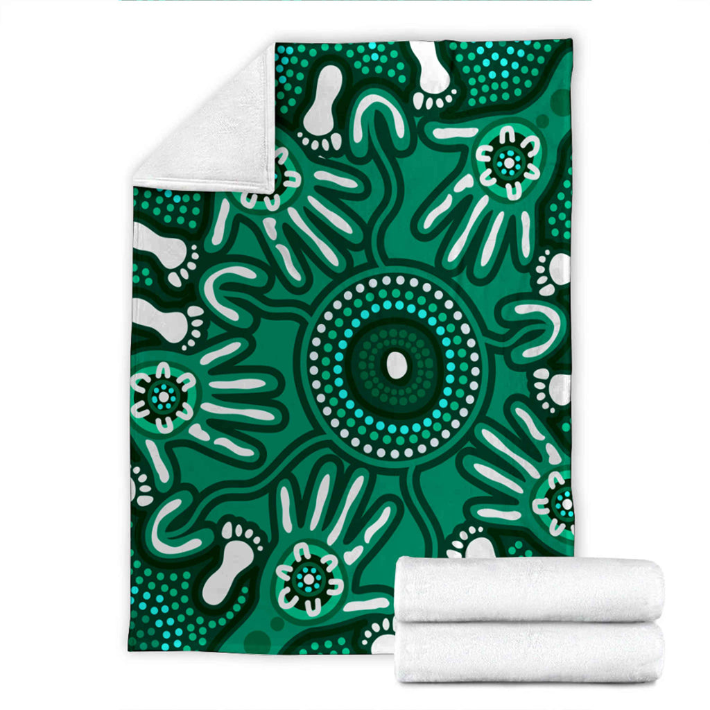 australia-aboriginal-inspired-blanket-green-aboriginal-hand-print-artwork