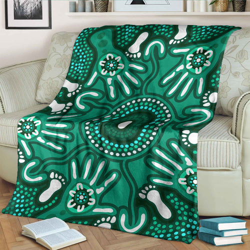 australia-aboriginal-inspired-blanket-green-aboriginal-hand-print-artwork