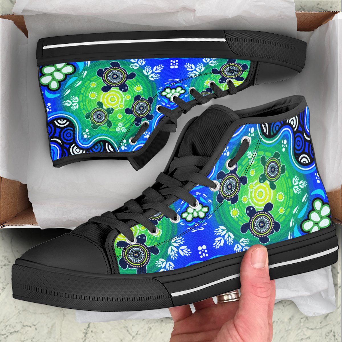 high-top-australia-turtle-blue-sea