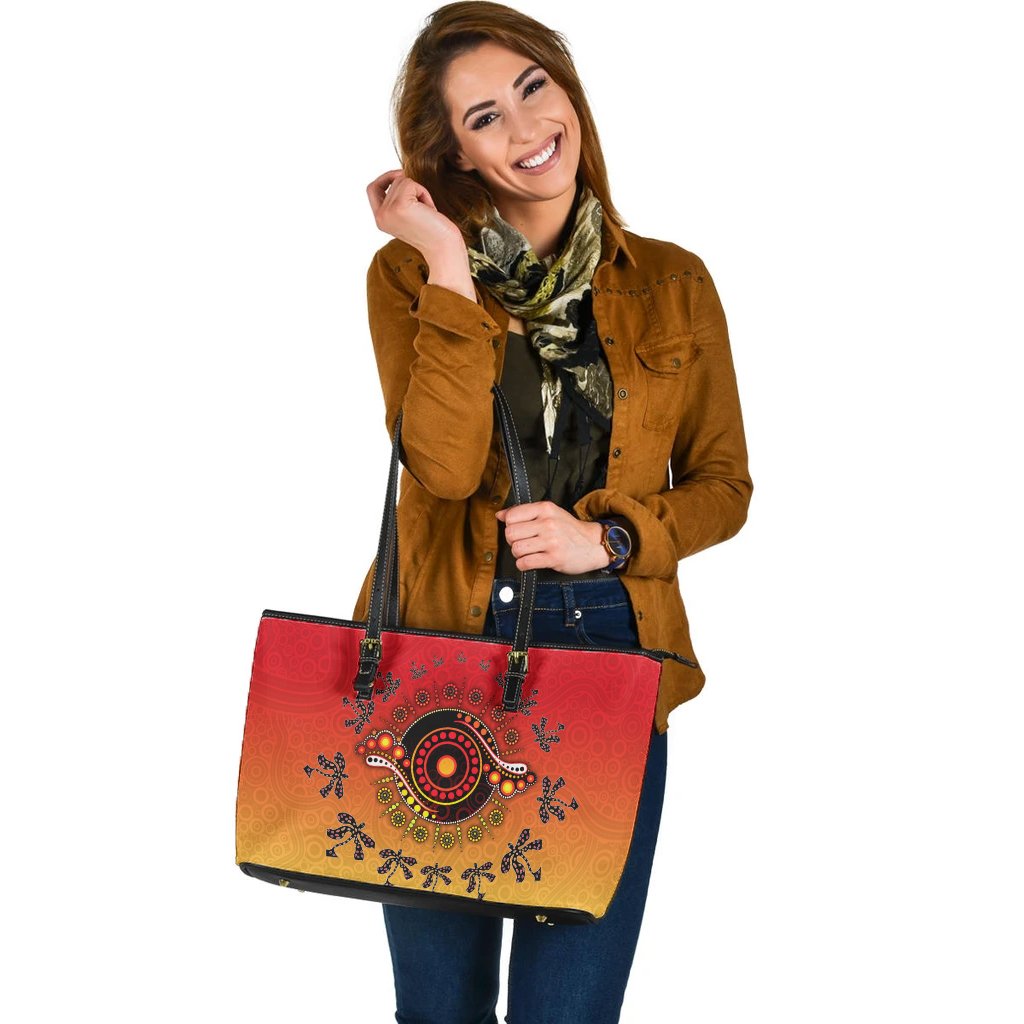 leather-tote-bag-circle-pattern