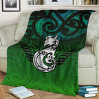 new-zealand-maori-blanket-paua-shell-green