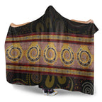 hooded-blanket-snake-dot-panting-art