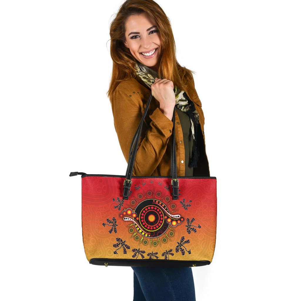 leather-tote-bag-circle-pattern