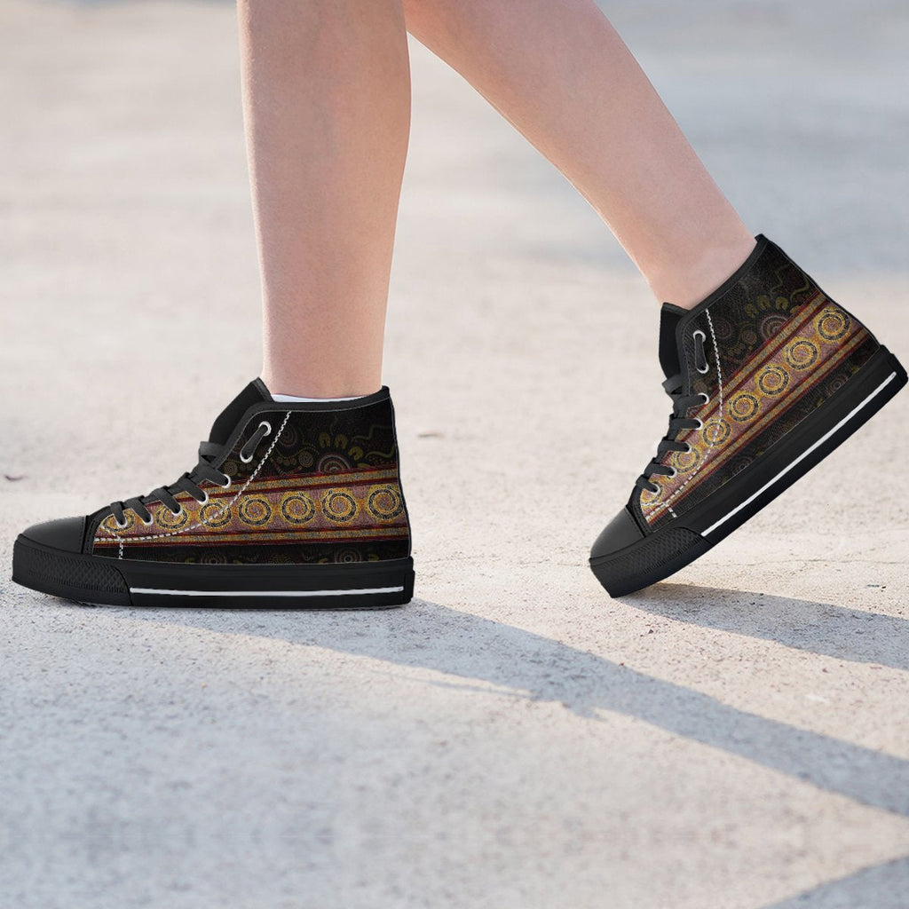 high-top-snake-dot-panting-art