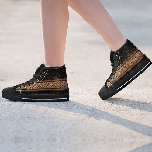 high-top-snake-dot-panting-art