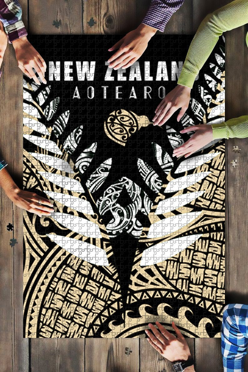 new-zealand-aotearoa-silver-fern-jigsaw-puzzle-gold-vline-version