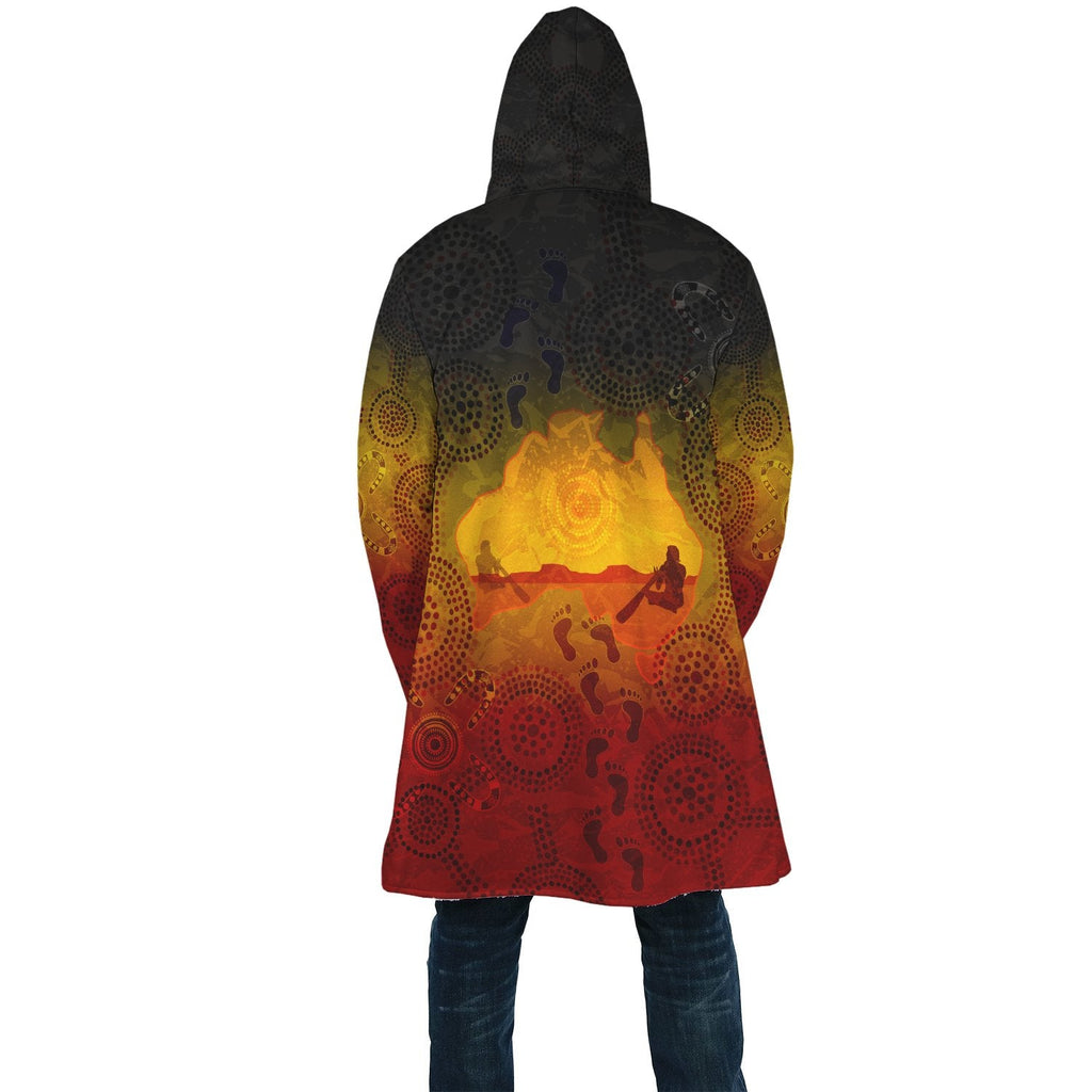 aboriginal-cloak-australian-map-with-indigenous-color