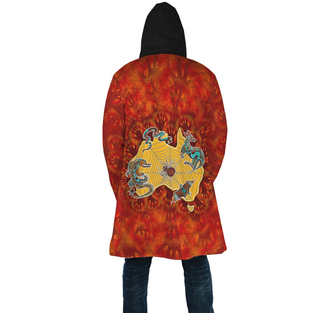 aboriginal-cloak-australia-map-hand-patterns-spider-web