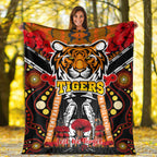 tigers-rugby-anzac-day-watercolour-blanket-custom-remembrance-west-tigers-with-poppy-flower