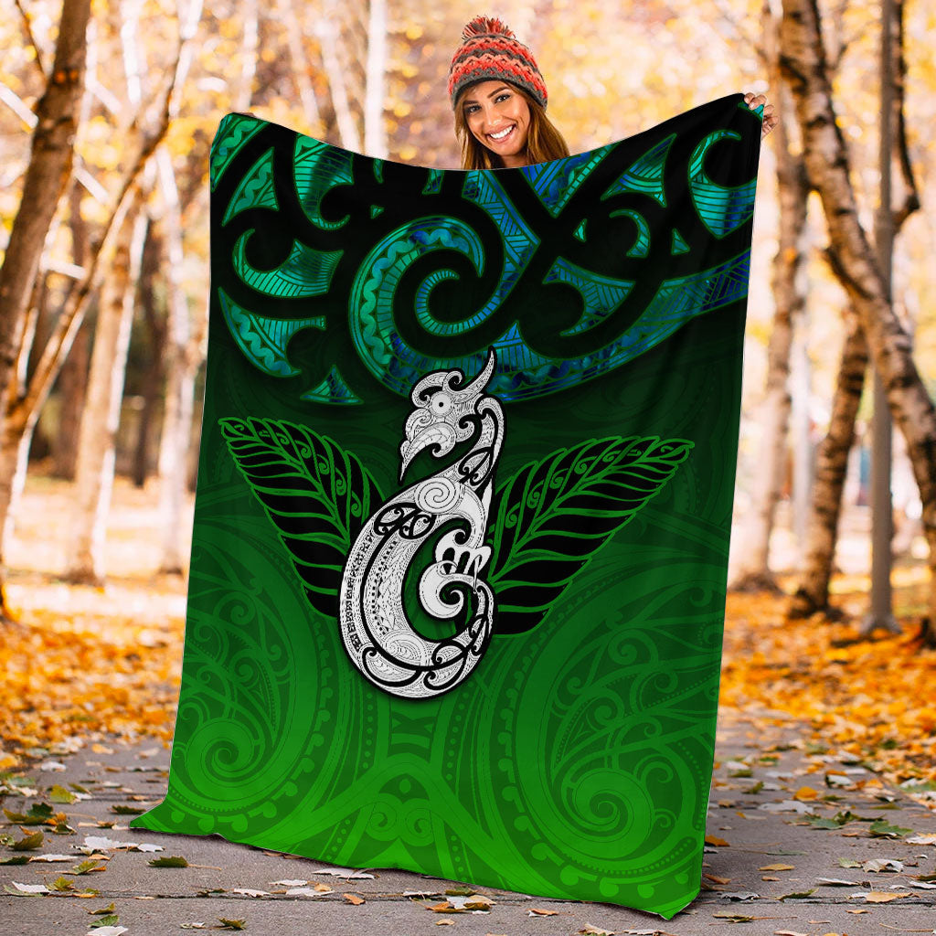new-zealand-maori-blanket-paua-shell-green