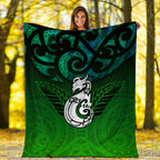 new-zealand-maori-blanket-paua-shell-green
