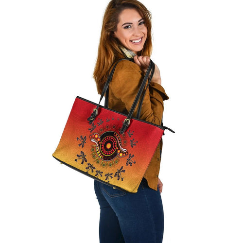 leather-tote-bag-circle-pattern