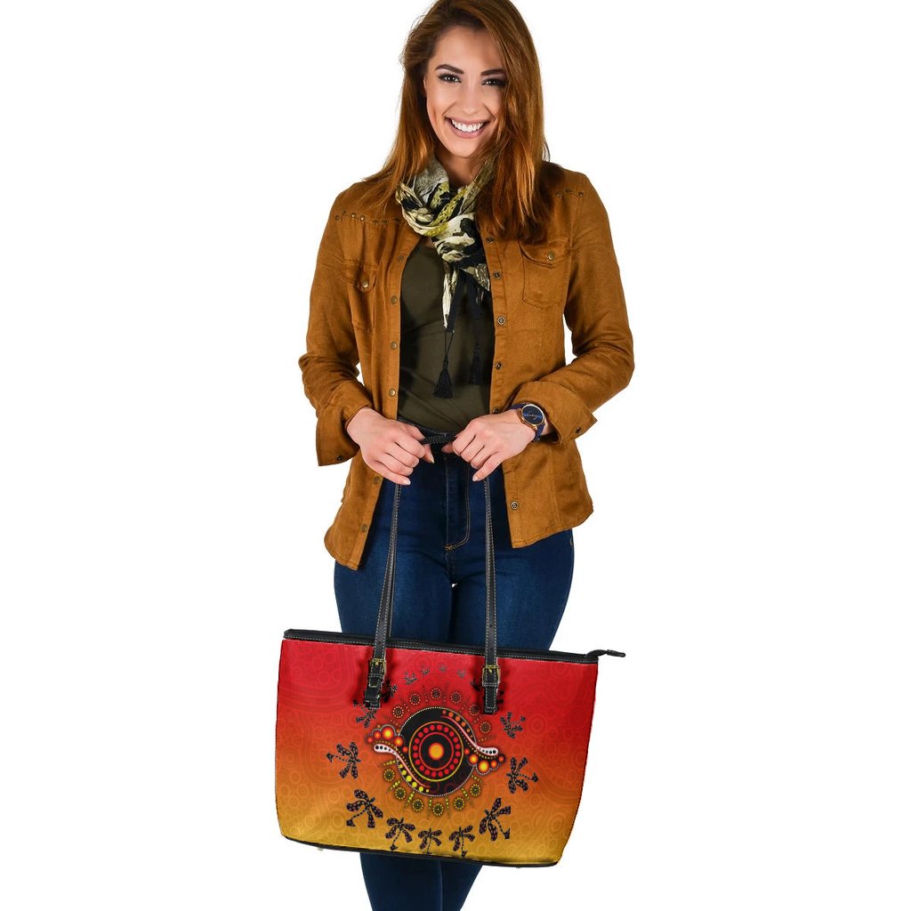 leather-tote-bag-circle-pattern