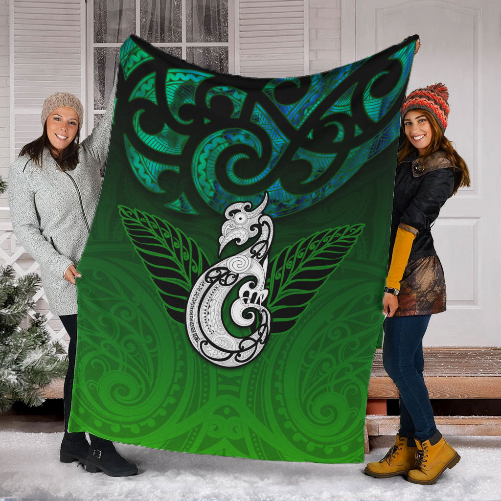 new-zealand-maori-blanket-paua-shell-green