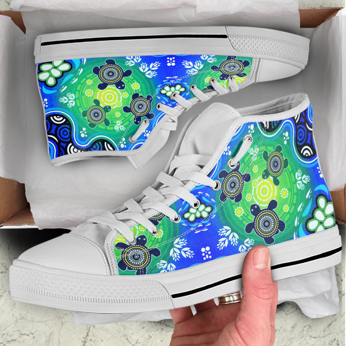 high-top-australia-turtle-blue-sea