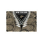new-zealand-aotearoa-silver-fern-jigsaw-puzzle-gold-vline-version