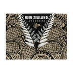 new-zealand-aotearoa-silver-fern-jigsaw-puzzle-gold-vline-version