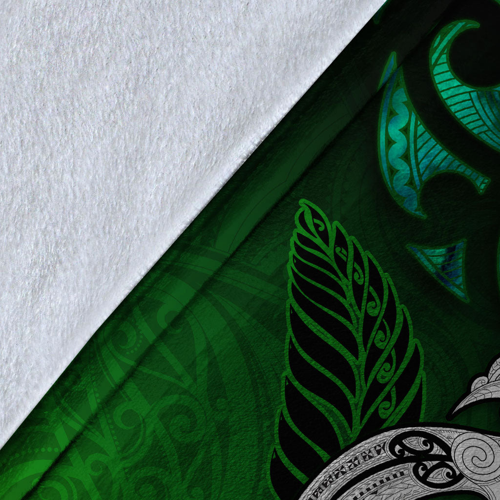 new-zealand-maori-blanket-paua-shell-green